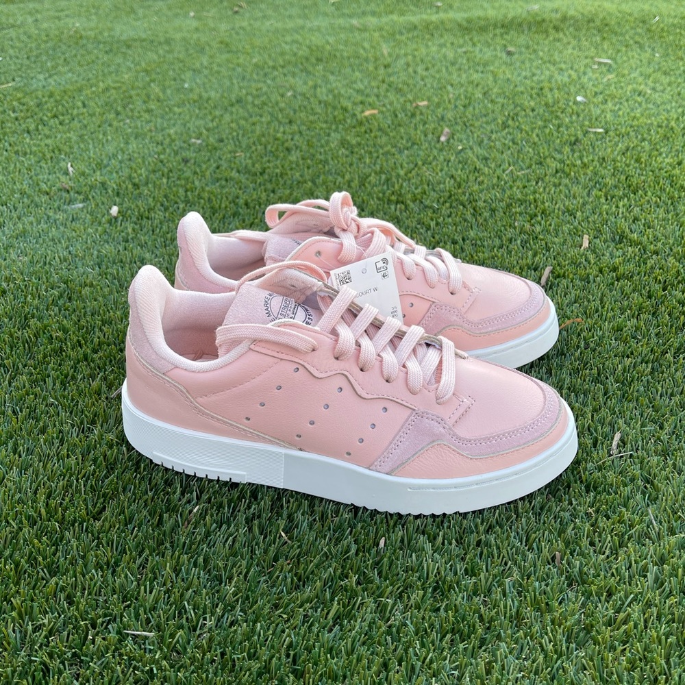 WOMENS ADIDAS SHOES 👟 - Picture 3 of 8